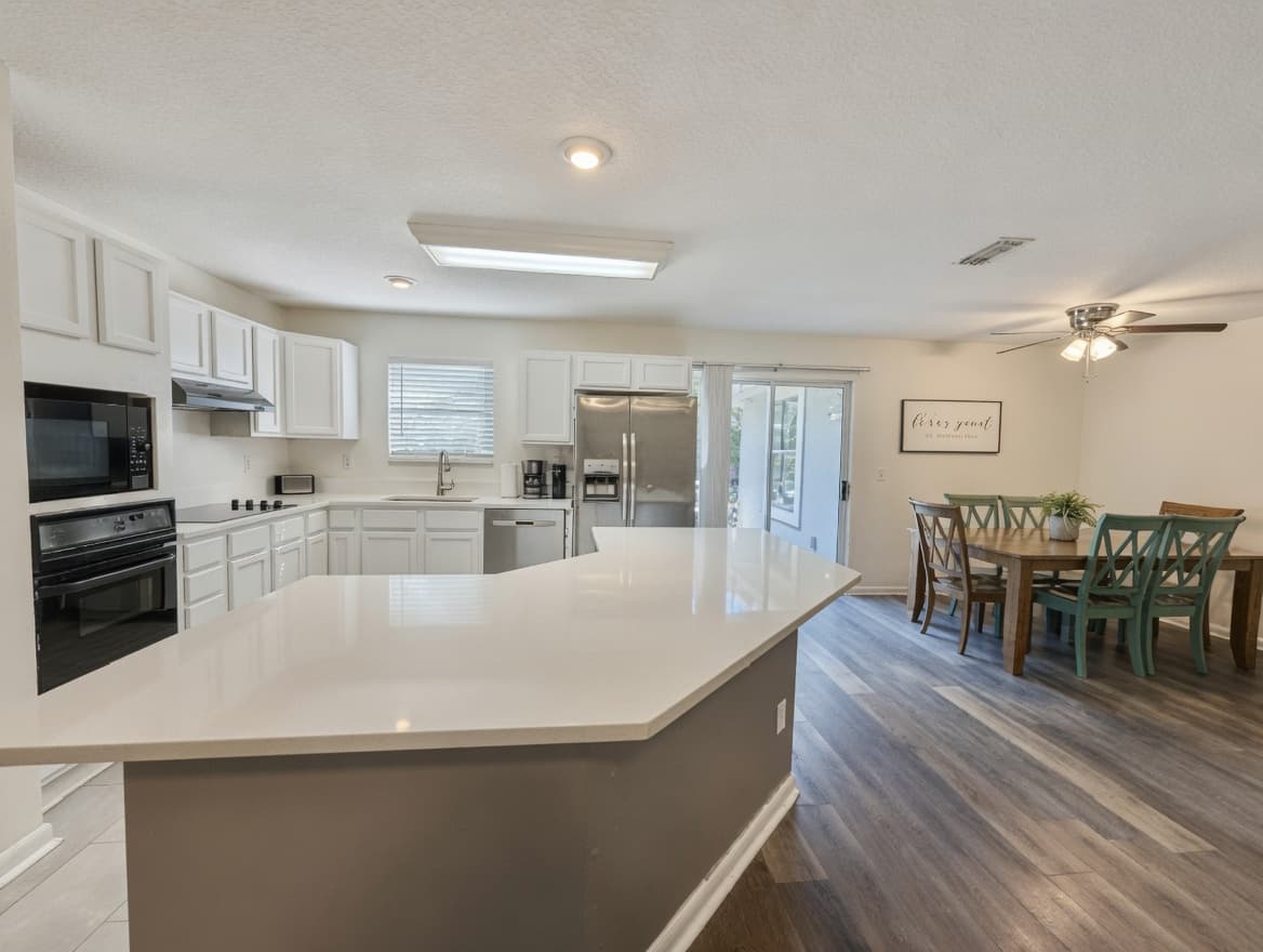 Two Houses — A Wave Away side: kitchen & dining